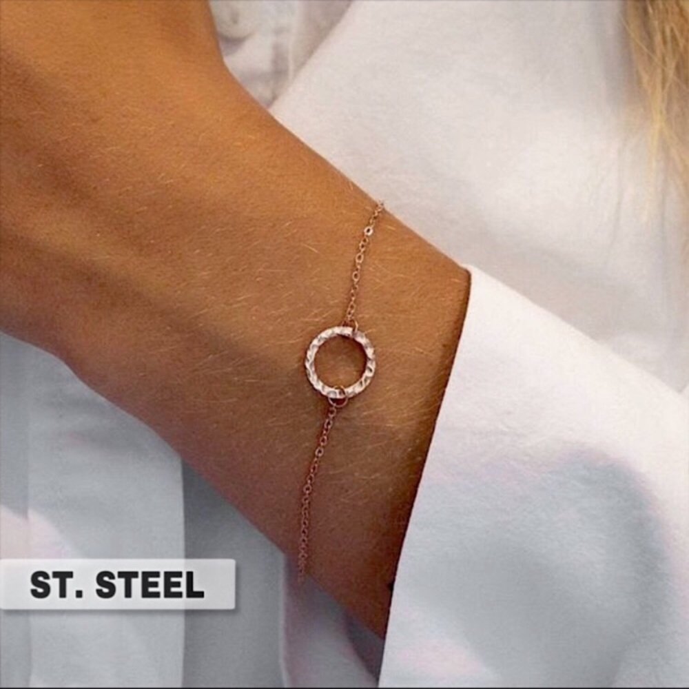 ⚜️𝟯𝟬%𝗢𝗙𝗙 𝗯𝘂𝗻𝗱𝗹𝗲𝘀 𝟯+⚜️ NEW Circle Charm Dainty Stainless Steel Bracelet - Picture 8 of 13